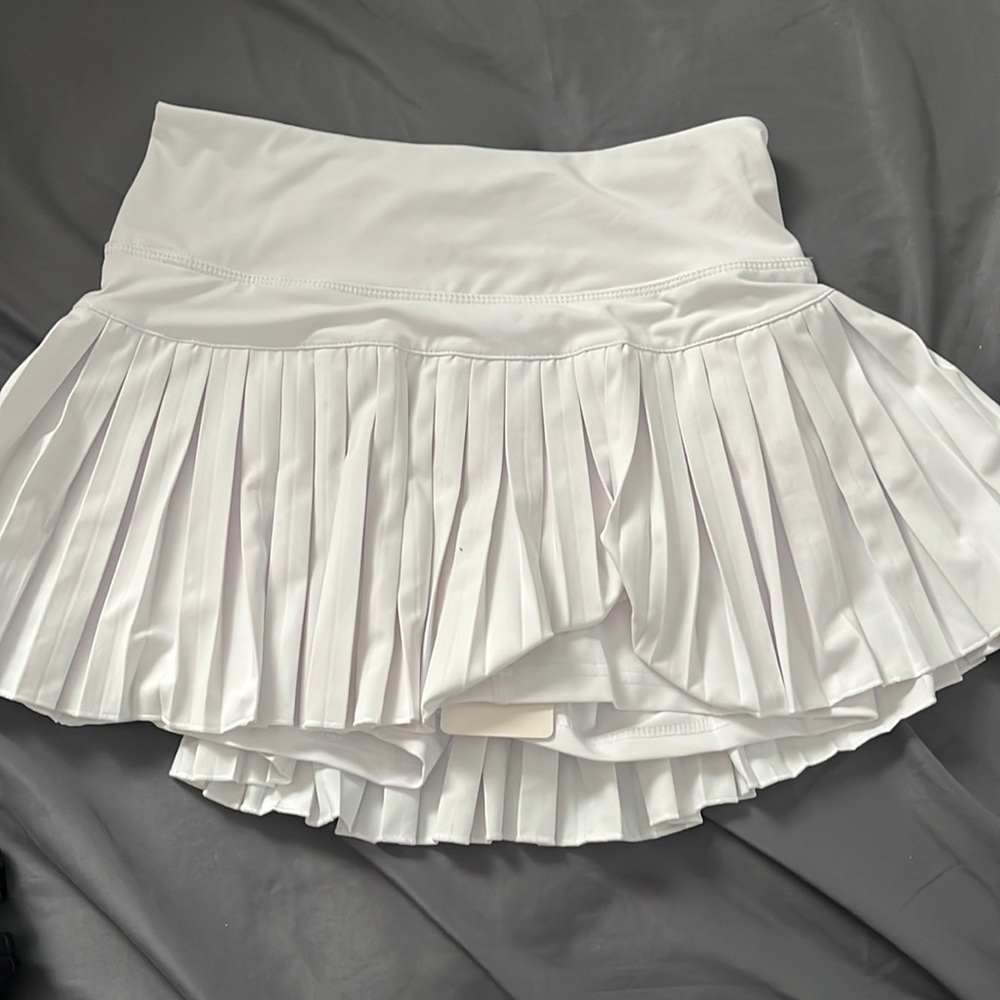 Gold Hinge Tennis Skirt Size S in white